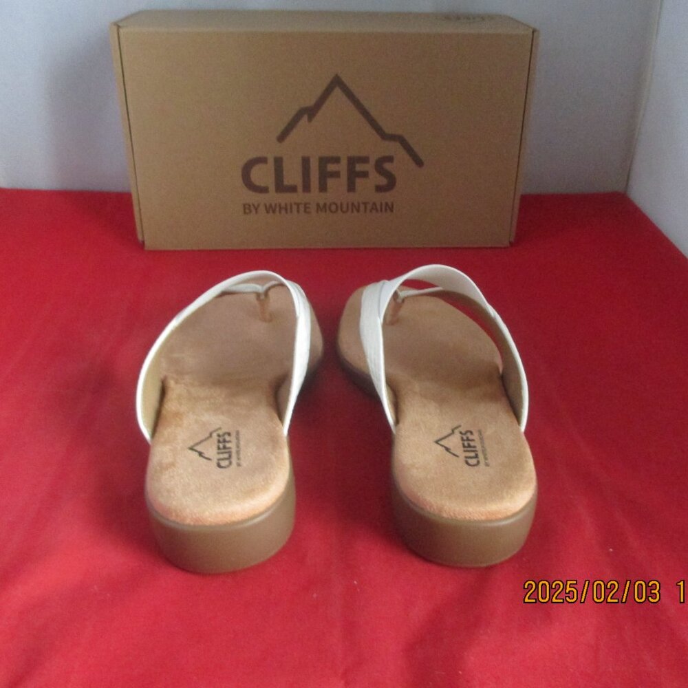 Cliffs by White Mountain Bumble Thong Sandal $49 - US Size 7 1/2 - White - 1155 - Picture 7 of 11